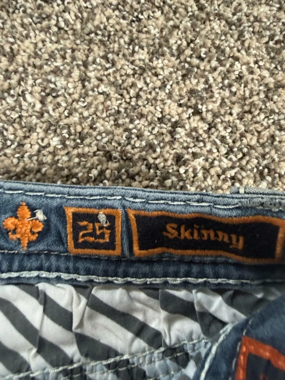 Rock Revival Women’s Medium Blue Embroidered Back Pocket Skinny Jeans Size 25 - Picture 2 of 4